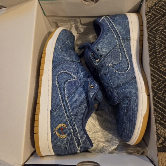 Nike Dunk Blue Denim Sneakers Sz 9.5 Men With Box